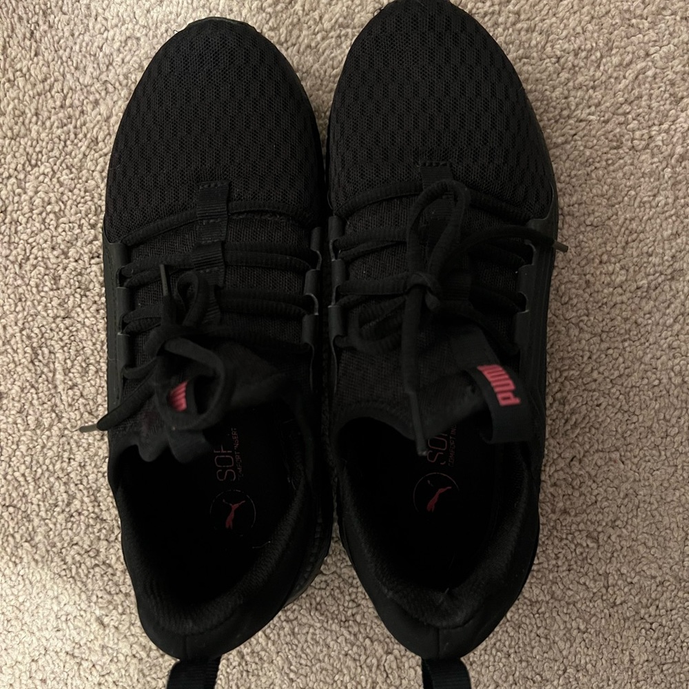 Black & Pink puma shoes